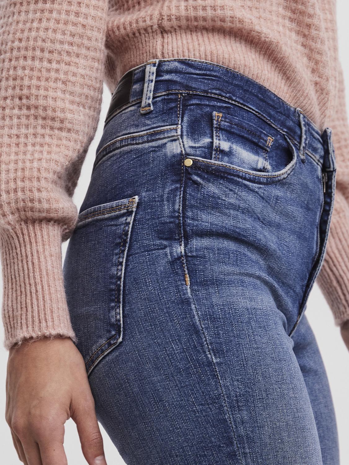 model_shot-detail